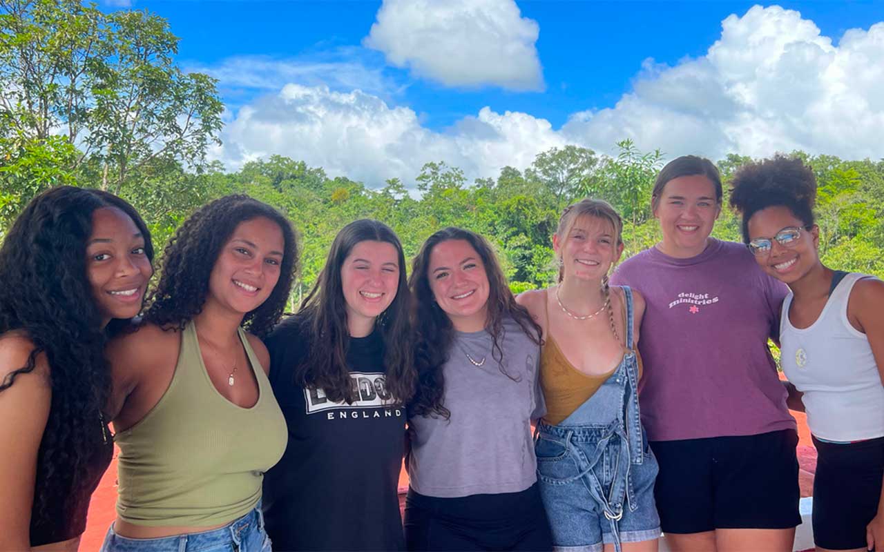 Students on Costa Rica Junior Journey Trip