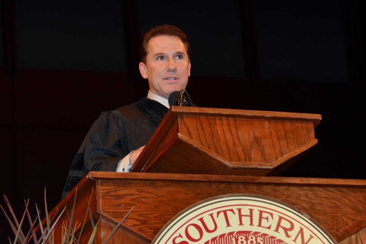 Nicholas Sparks to Speak at Mother's Day Luncheon