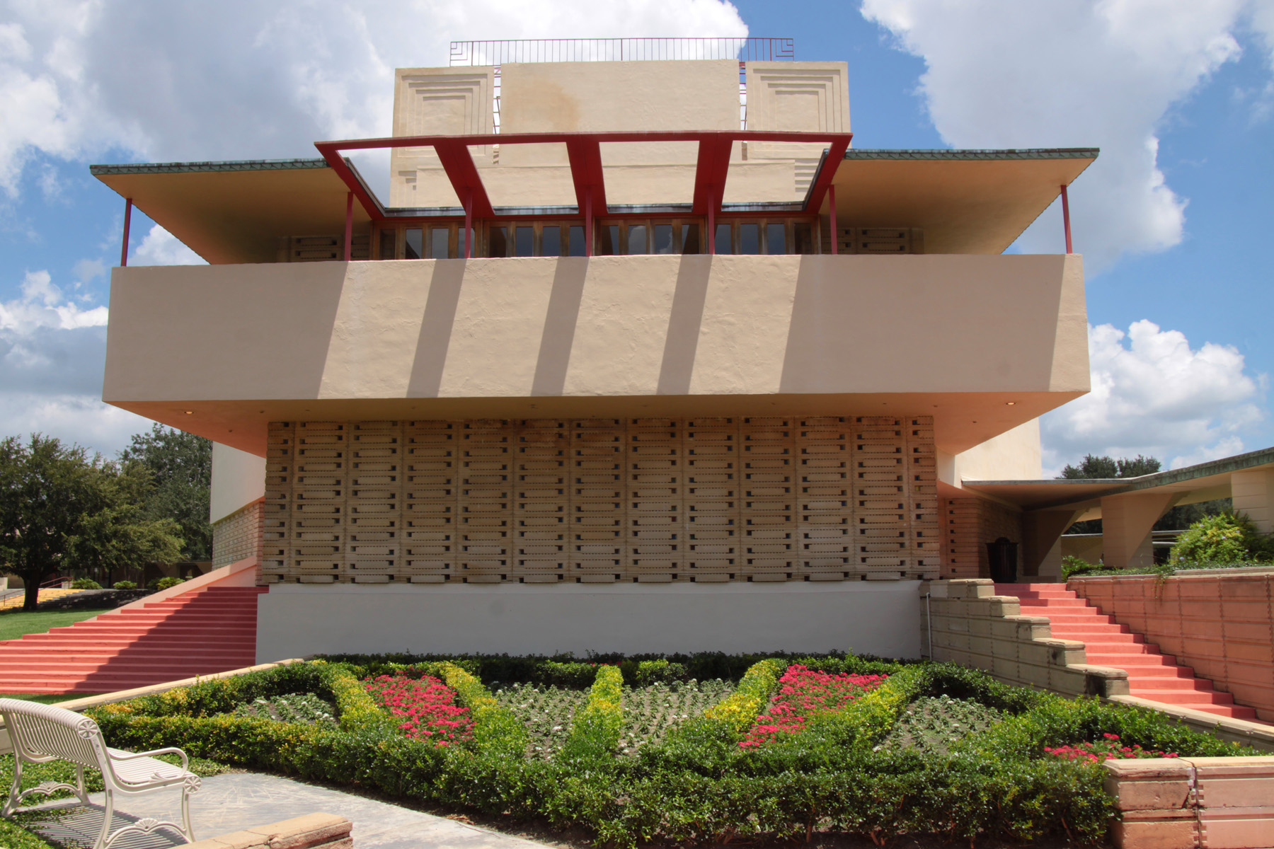 Annie Pfeiffer Chapel Garden